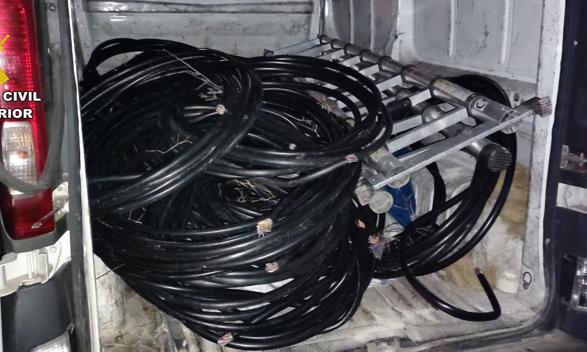 Tres detenidos en Guadalajara por el robo de más de 800 metros de cable del tendido telefónico 