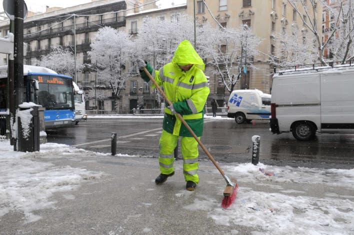 Madrid se prepara para hacer frente a posibles nevadas con el recuerdo de Filomena presente