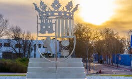 Torrejón de Ardoz inaugura una nueva escultura tridimensional que representa el escudo de la ciudad 