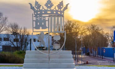 Torrejón de Ardoz inaugura una nueva escultura tridimensional que representa el escudo de la ciudad 