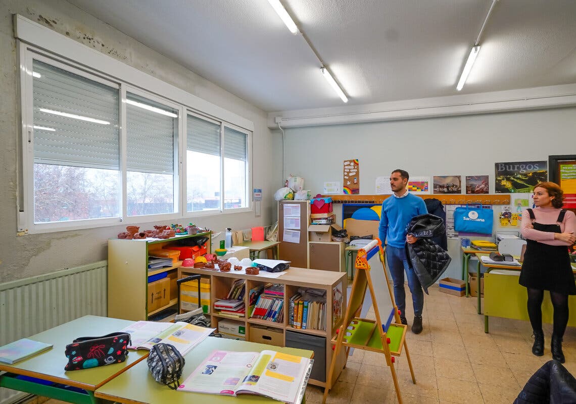 Torrejón cambiará la cubierta de una escuela infantil, un pabellón y un colegio para solventar las goteras que sufren