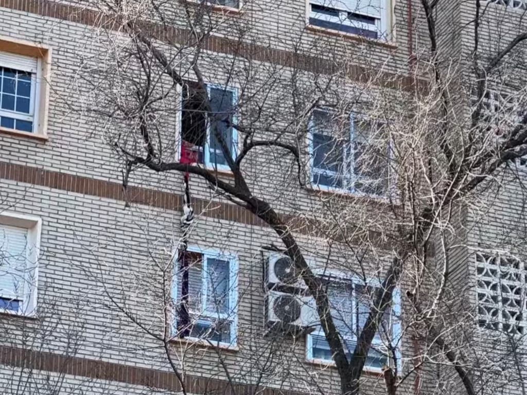 Detenido por intento de robo el hombre que cayó de un quinto piso en Puente de Vallecas 