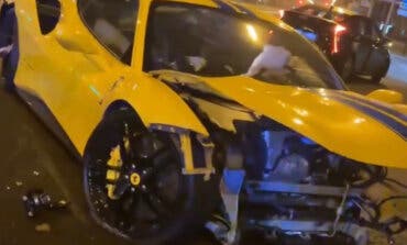Un Ferrari valorado en unos 400.000 euros se estrella contra un árbol en Madrid 