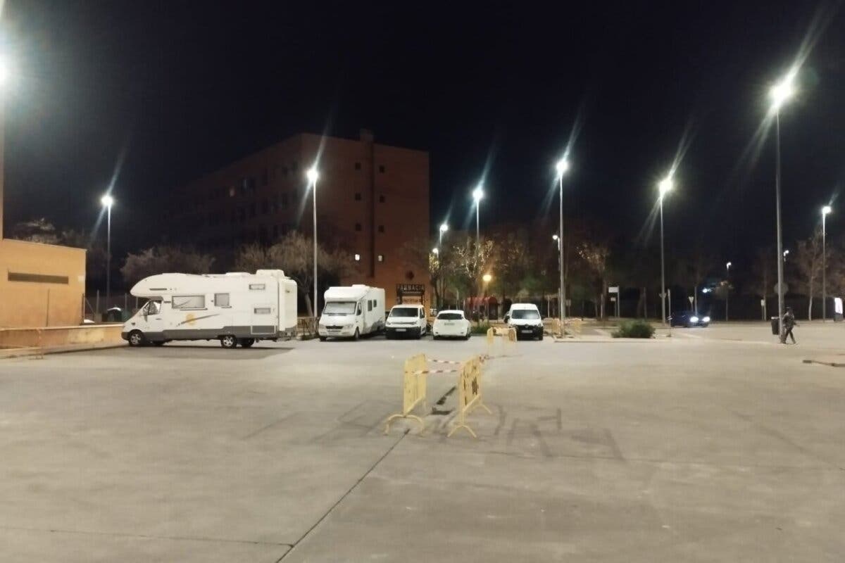 Alcalá de Henares ilumina un aparcamiento que llevaba ocho años a oscuras  