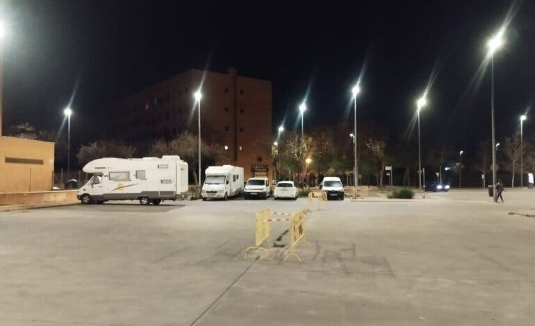 Alcalá de Henares ilumina un aparcamiento que llevaba ocho años a oscuras  