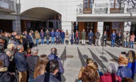 Henares: Silencios rotos por aplausos y el himno de Valencia por las víctimas del incendio