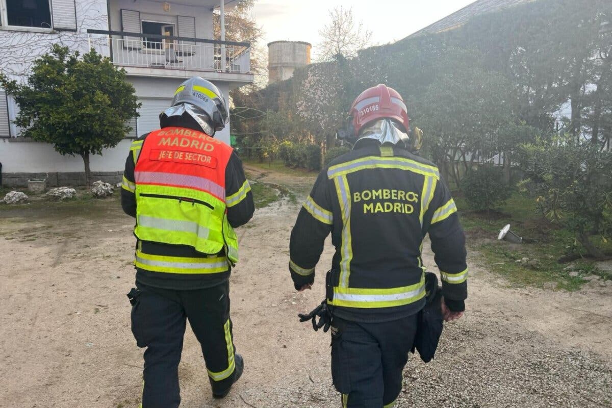 Un cargador de móvil defectuoso, posible causa del incendio mortal de una residencia en Madrid 