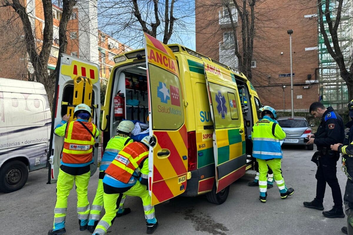 Herido grave un obrero tras caer por el hueco de un ascensor en Moratalaz 