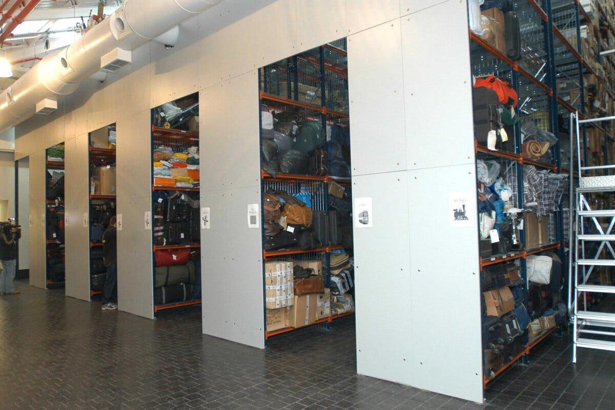 La Oficina de Objetos Perdidos de Madrid cerró 2023 con 73.770 objetos recibidos