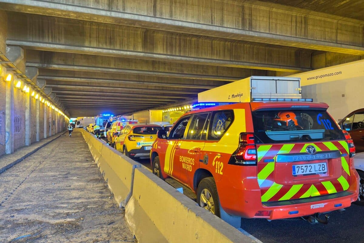 Tres camioneros heridos, uno grave, al chocar en un túnel de la M-50