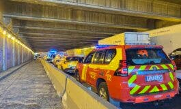 Tres camioneros heridos, uno grave, al chocar en un túnel de la M-50