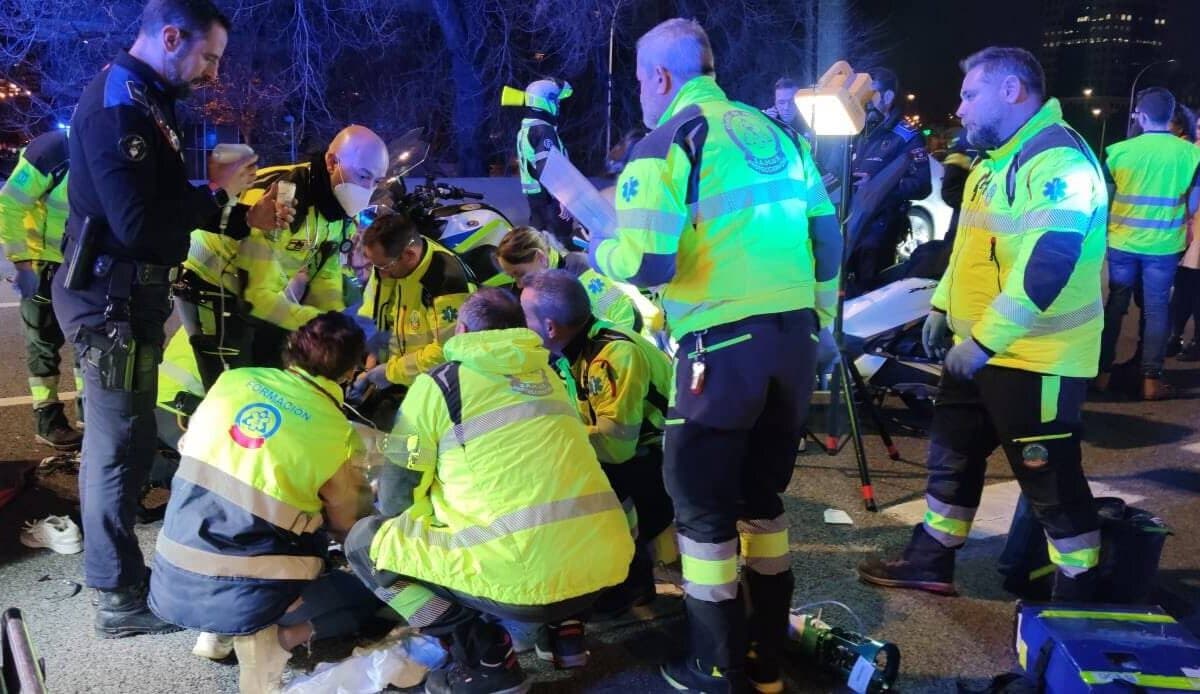 Heridos graves dos motoristas de 20 y 32 años en dos accidentes en Madrid