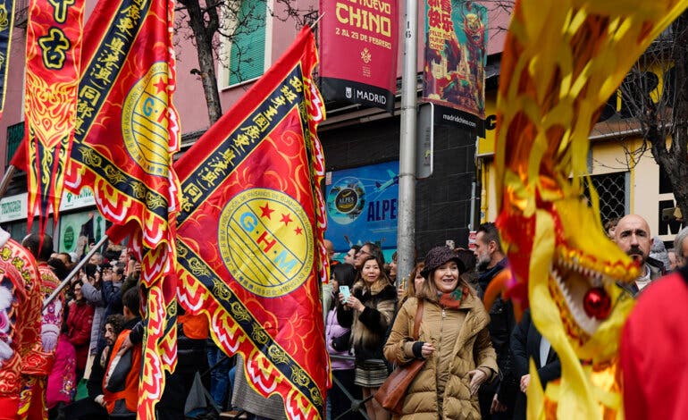 El gran desfile del Año Nuevo chino ha congregado a miles de personas en Usera