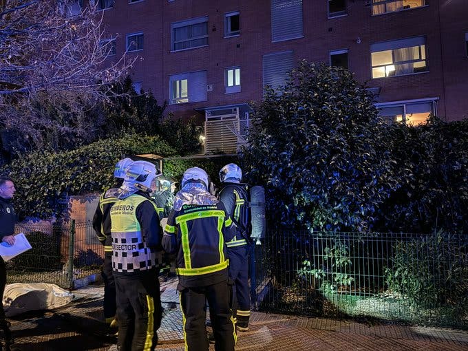 Cinco personas atendidas en el incendio de una vivienda en Alcalá de Henares