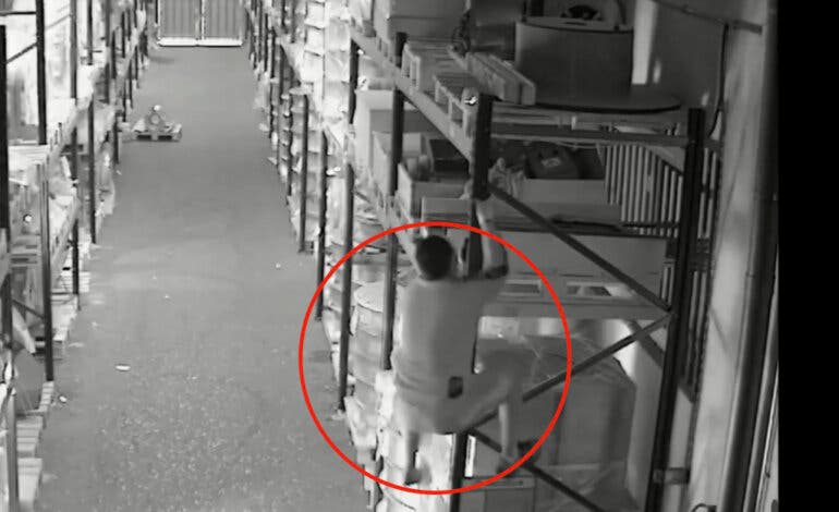 Seis detenidos con numerosos antecedentes por 14 robos en naves industriales de Arganda 