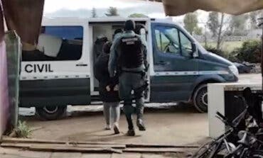 Detenidas dos mujeres que custodiaban dos plantaciones de marihuana en unas naves okupadas de Torrejón de la Calzada