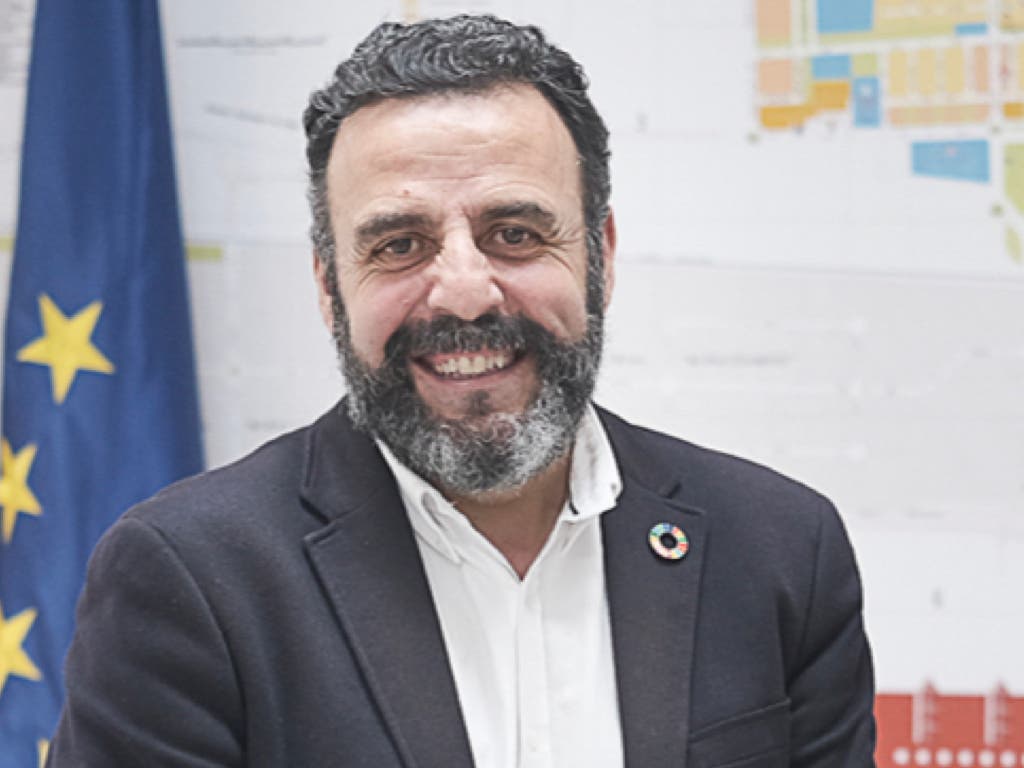 Dimite el alcalde socialista de Azuqueca de Henares para ser directivo de Renfe 