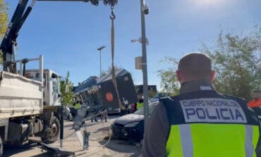Cae una banda que trató de arrollar a varios policías en Alcalá de Henares tras arrancar un cajero de cuajo 