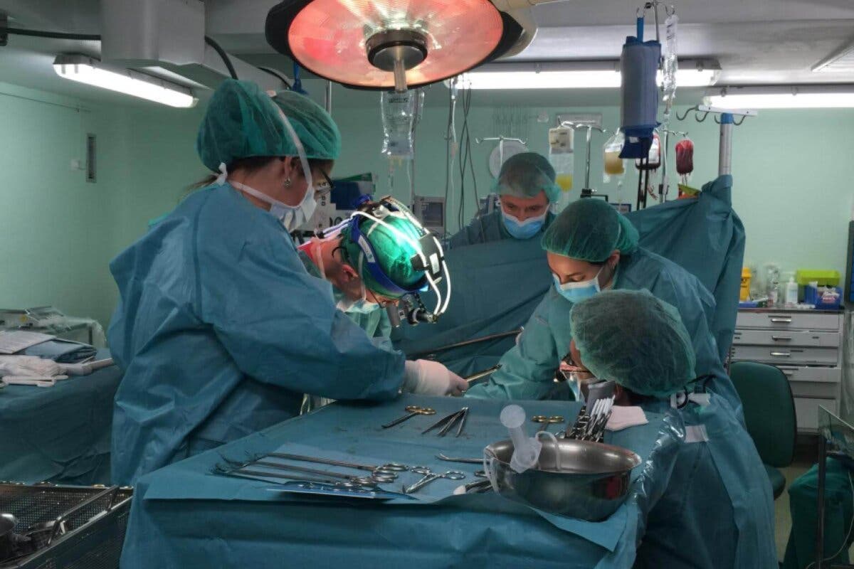 El Hospital 12 Octubre bate récord con 50 trasplantes de riñón en un año procedentes de donante vivo