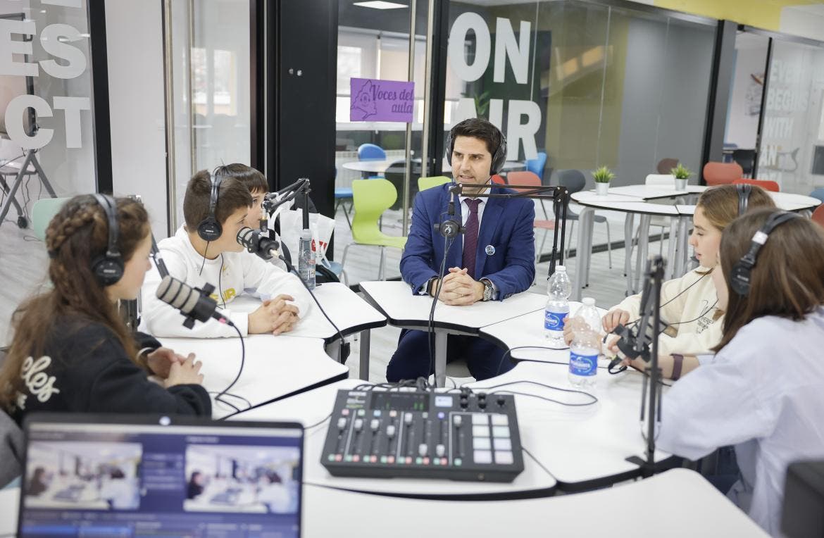 La Comunidad de Madrid comienza a implantar una red de radios escolares en 120 colegios e institutos