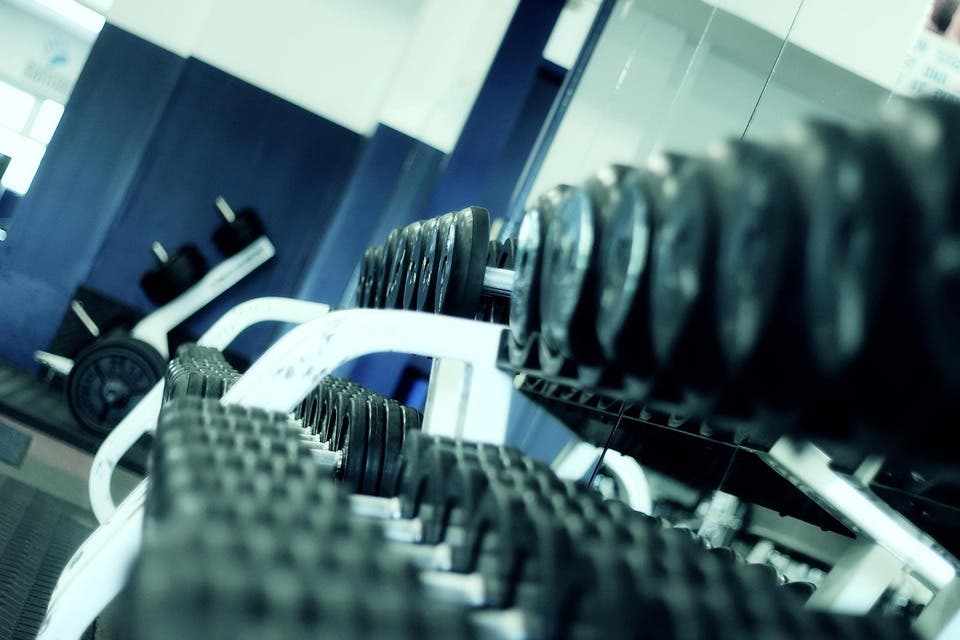 Un policía de Torrejón y un militar de la Base salvan la vida a un compañero de gimnasio que sufrió un infarto 