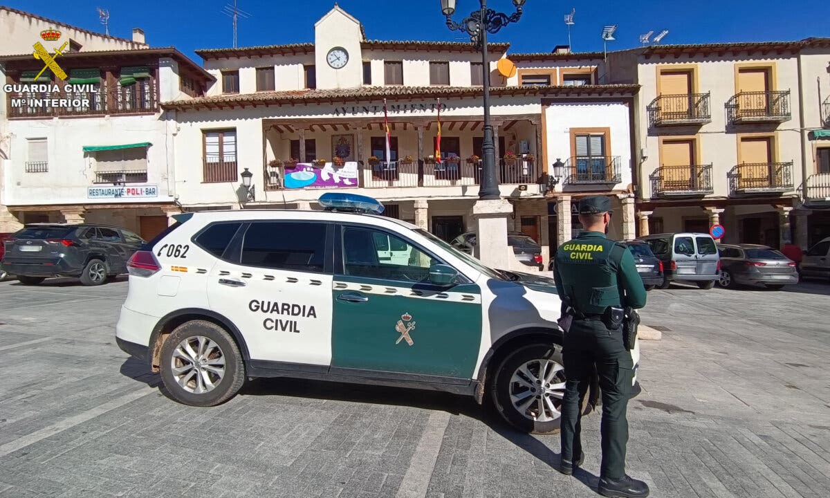 Detenida una pareja en Guadalajara tras irse sin pagar de un hotel 10 días de estancia y llevarse hasta la televisión