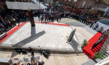 Repiques de campanas, flores, aplausos y silencios en el Henares por los 20 años del 11M 