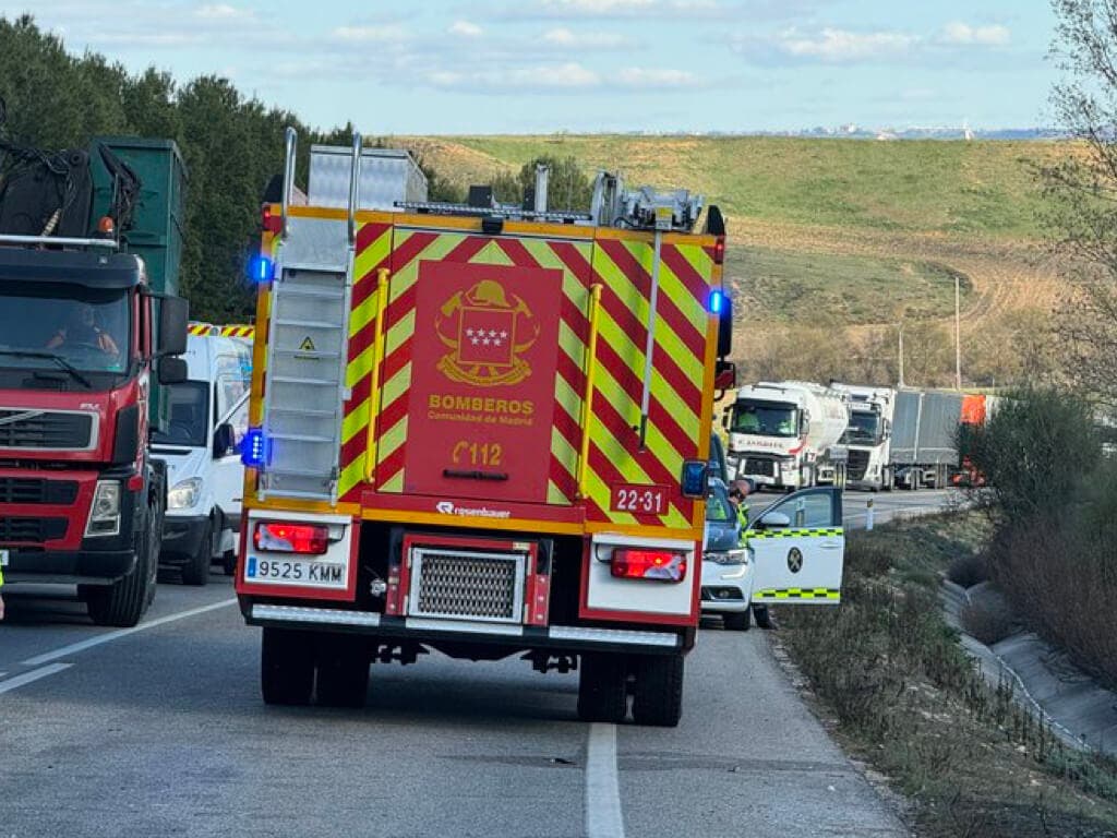 Un choque frontal en la M-100, en Alcalá de Henares, deja dos conductoras heridas de gravedad
