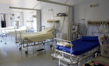 Muere un sanitario en un hospital de Madrid tras propinarle un paciente una patada en los testículos