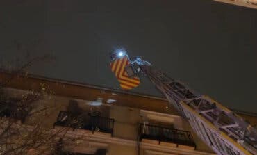 Un incendio obliga a desalojar un edificio de viviendas en el centro de Madrid 