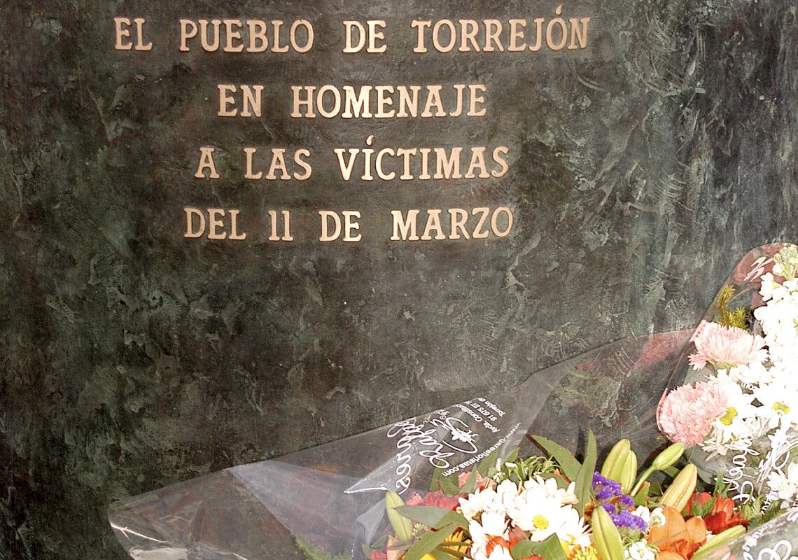 Ana Isabel, María Victoria, José Luis… Torrejón rinde homenaje a los 14 vecinos asesinados en el 11M