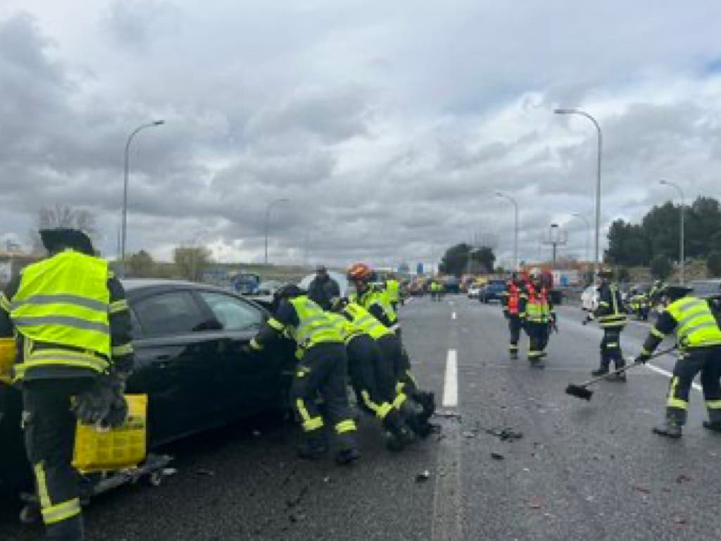 Una fuerte granizada provoca una colisión múltiple en la A-3 con 30 vehículos implicados