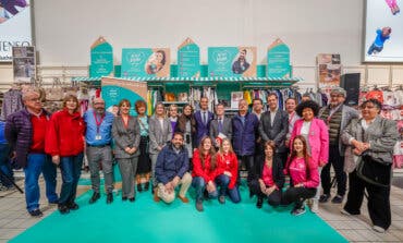 El hipermercado Alcampo de Torrejón comienza a vender ropa de segunda mano en colaboración con Cáritas