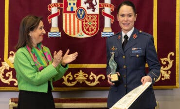 La comandante Losa de la Base de Torrejón, primera mujer número uno de su promoción, premiada por ser un ejemplo en las Fuerzas Armadas
