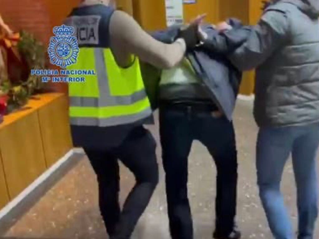 El hombre que apuñaló a un niño de 6 años en la puerta de un colegio en Madrid pasará 10 años en un psiquiátrico  