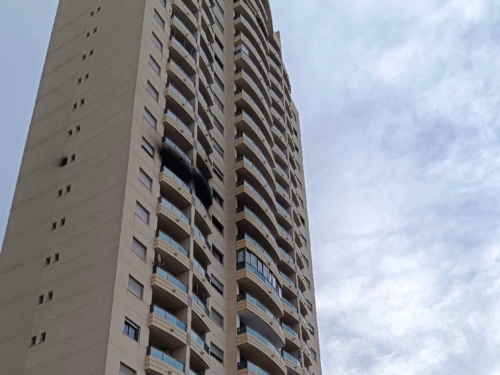 Los Bomberos encuentran abrazado a su perro a un niño de 5 años fallecido en el incendio de una vivienda en Villajoyosa