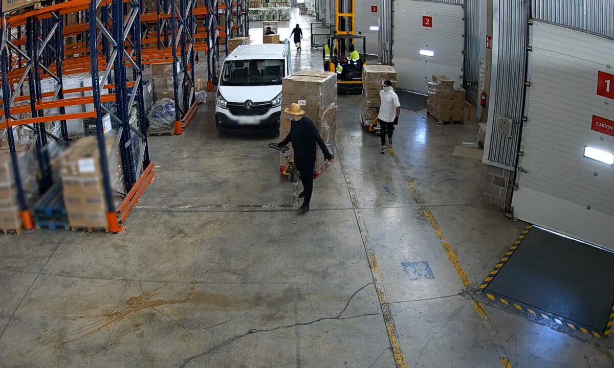 Detenidos por robar en una empresa logística del Corredor del Henares con ayuda de dos trabajadores 