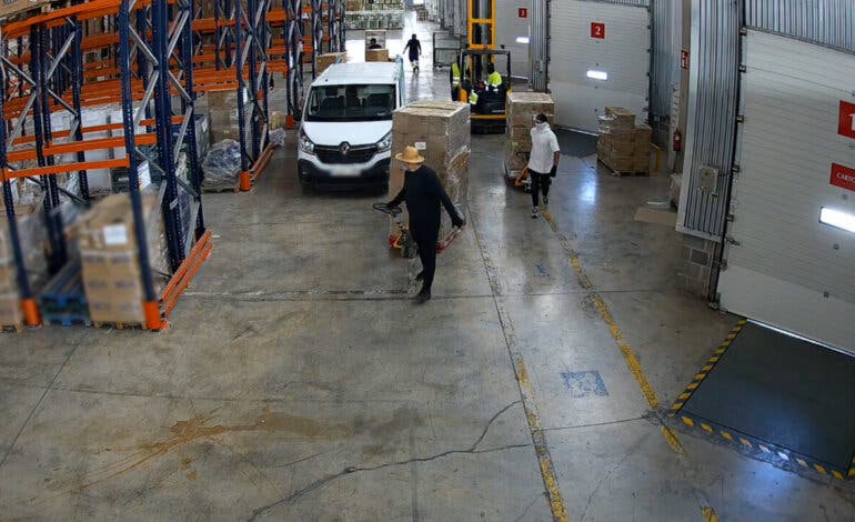 Detenidos por robar en una empresa logística del Corredor del Henares con ayuda de dos trabajadores 
