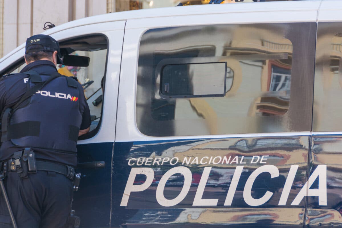 Apuñalan a un menor en Madrid para robarle a las puertas de un colegio en San Blas