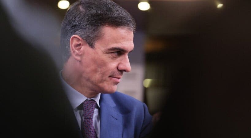 Sánchez cancela su agenda pública y anunciará el lunes si deja la presidencia del Gobierno