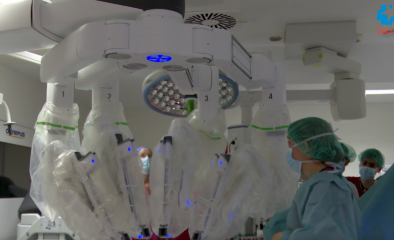 La sanidad madrileña logra por primera vez en España la extracción parcial de hígado de donante vivo con cirugía robótica