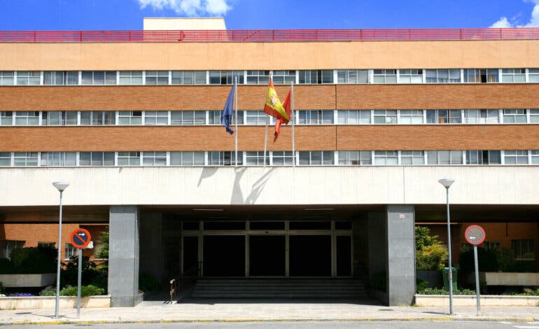 Prisión para el anciano que atacó a martillazos a su compañero de residencia en Aranjuez 