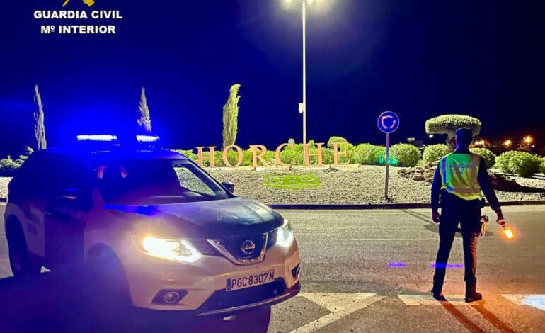 Detenidos en Guadalajara dos menores por destrozar las lunas de 18 vehículos estacionados en las calles de Horche