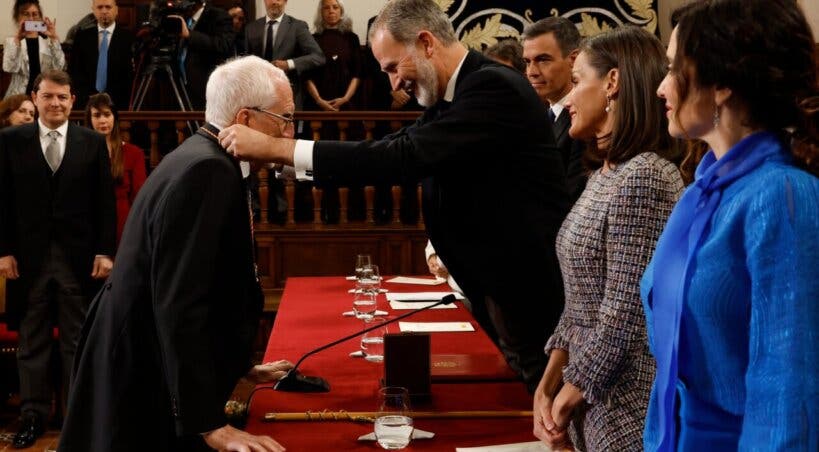 Los Reyes entregan el Premio Cervantes en Alcalá de Henares con Sánchez abucheado a su llegada 
