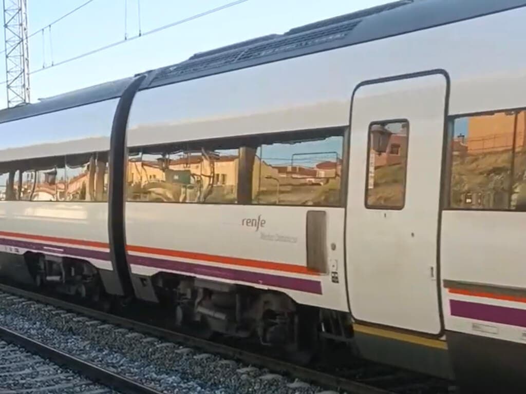 Un niño de 10 años huye en tren de Madrid a Ávila por las palizas que recibía de sus padres