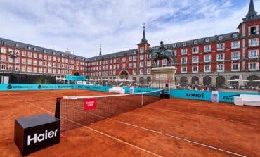 La Plaza Mayor de Madrid alberga una pista de tenis hasta el 26 de abril