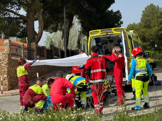 Dos intoxicados tras inhalar los vapores de un disolvente en un accidente doméstico en Colmenar de Oreja