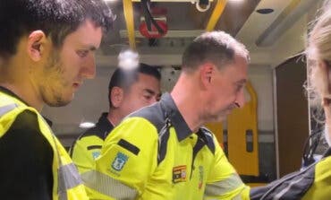 Herido grave un motorista tras chocar en una rotonda contra un árbol en Puente de Vallecas