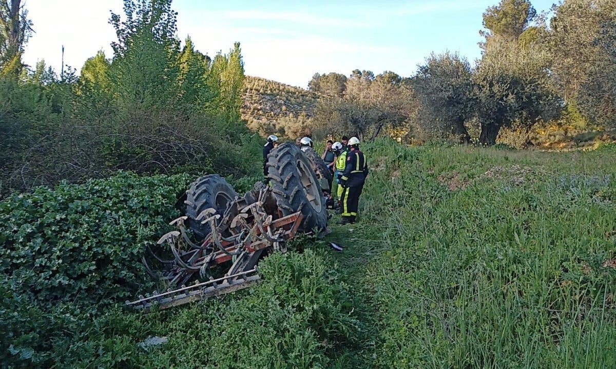 Muere un agricultor tras volcar su tractor en Campo Real