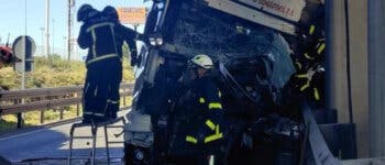 Continúa muy grave el camionero de 44 años que sufrió ayer un accidente en la A-2, en Alcalá